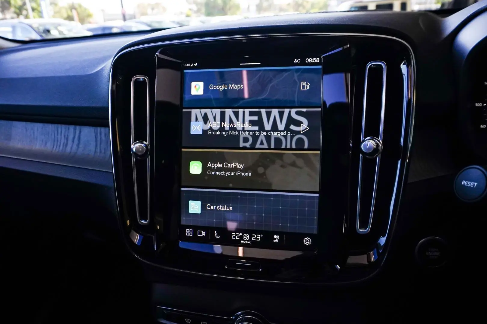 2023 Volvo XC40 Gallery Image 24