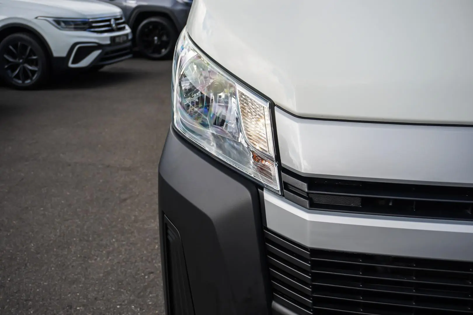 2019 Toyota Hiace Gallery Image 11