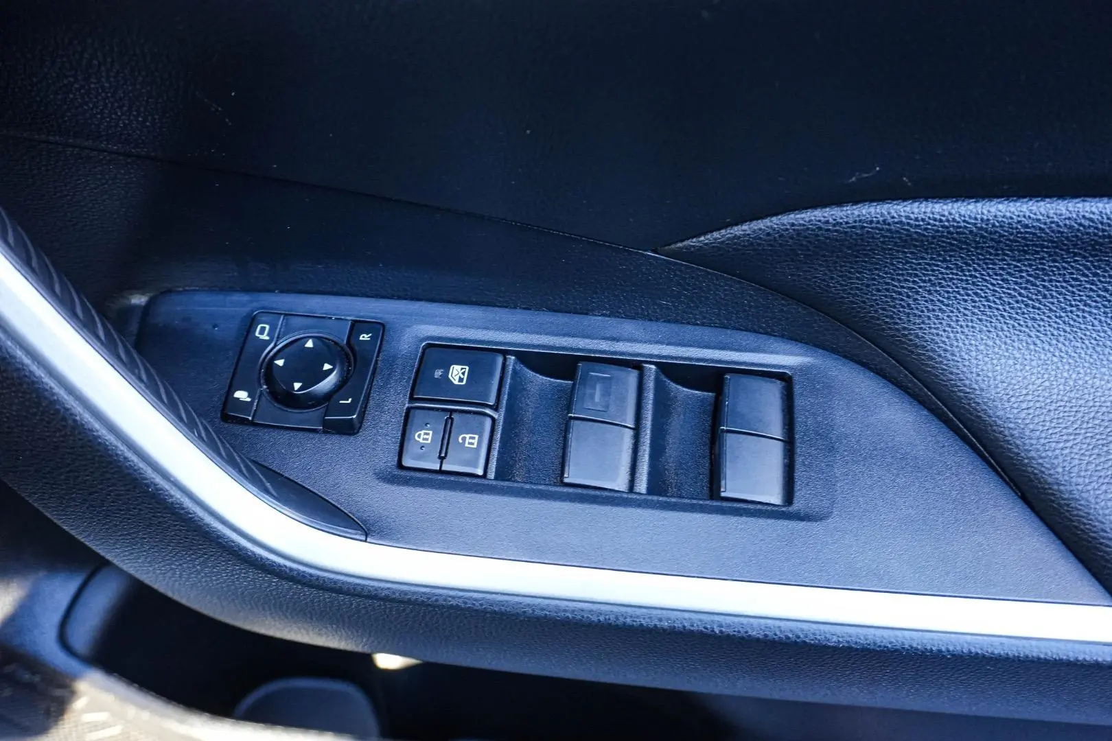 2021 Toyota RAV4 Gallery Image 17