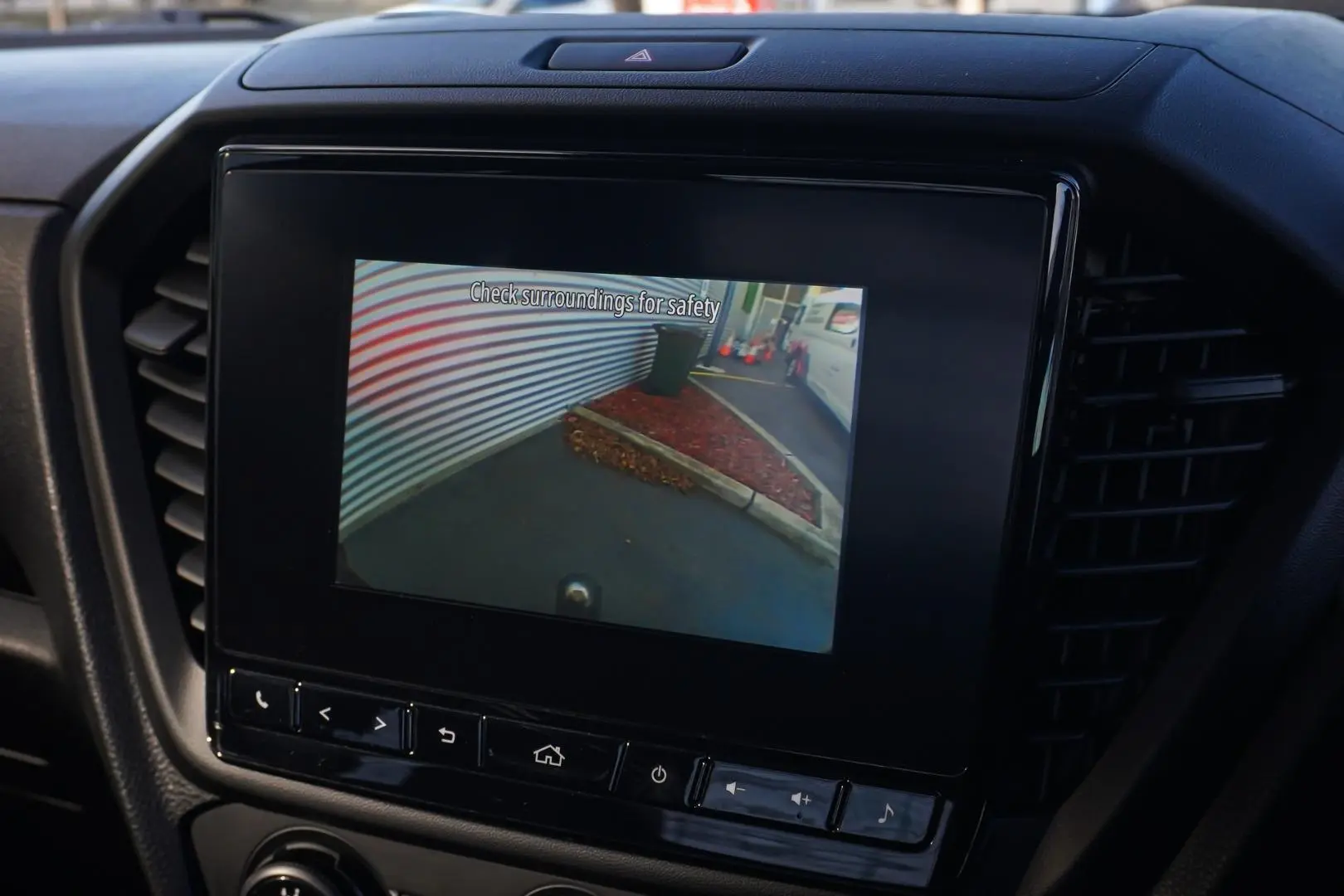 2021 Isuzu D-MAX Gallery Image 13