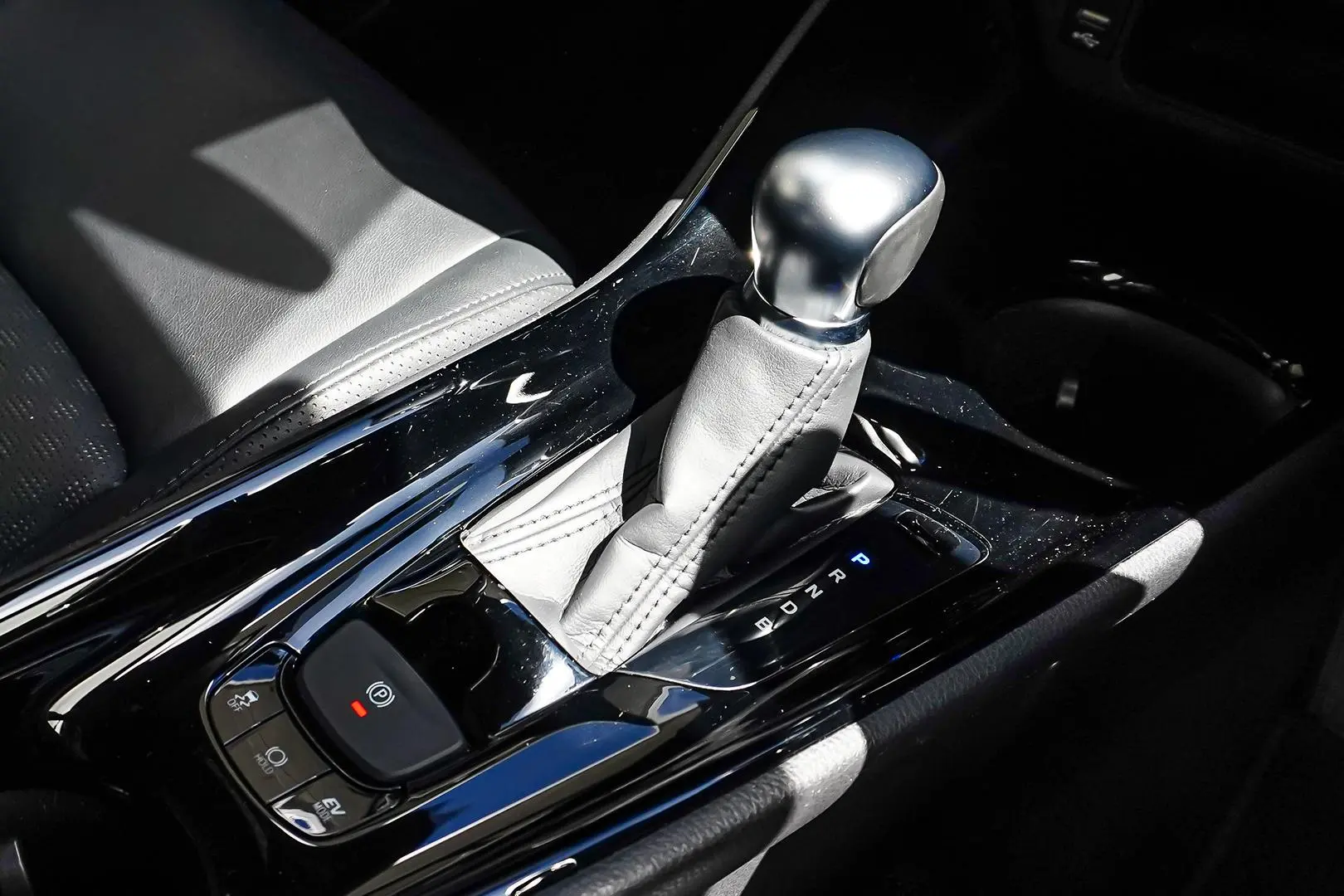 2023 Toyota C-HR Gallery Image 19