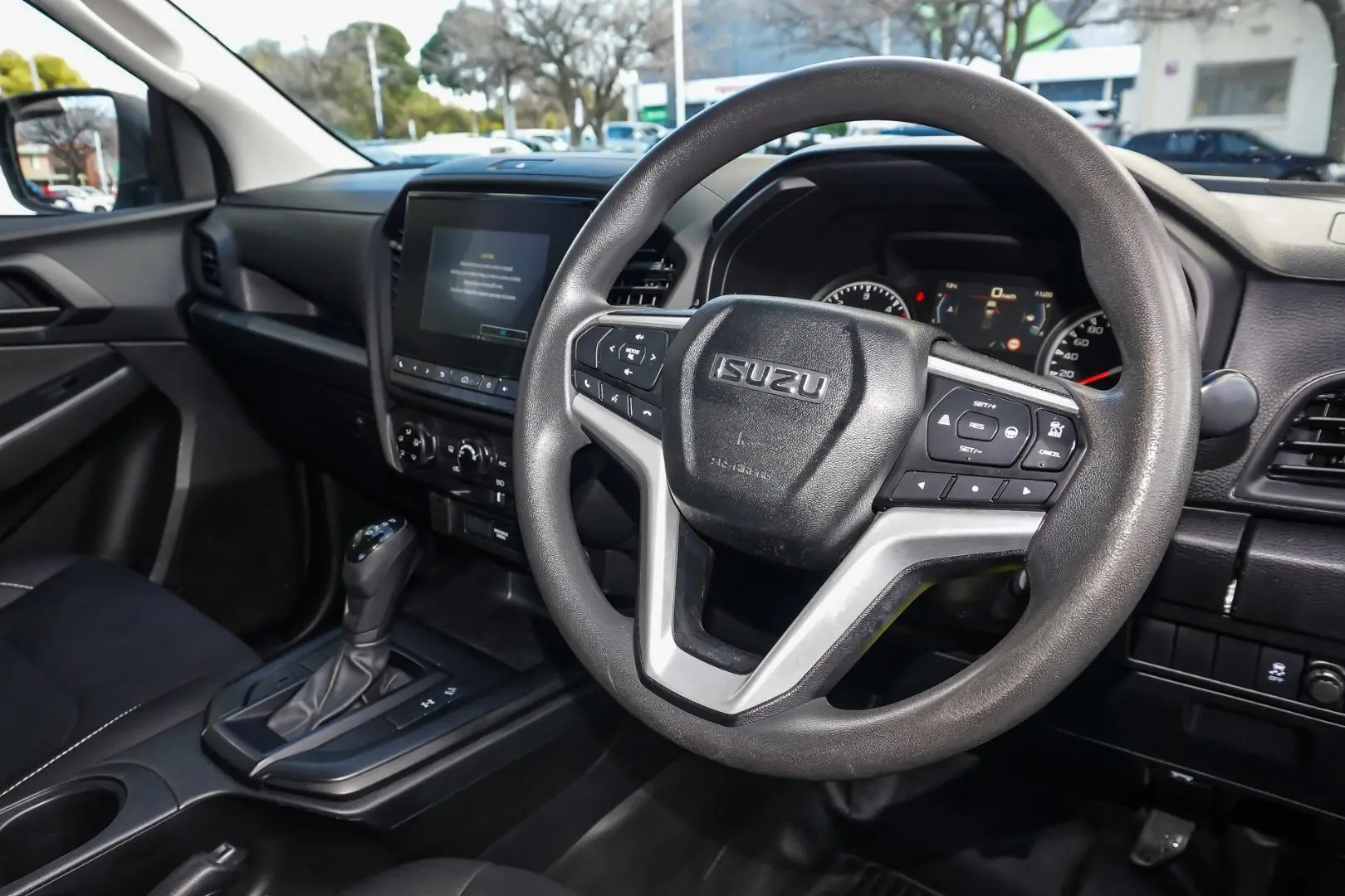 2021 Isuzu D-MAX Gallery Image 6