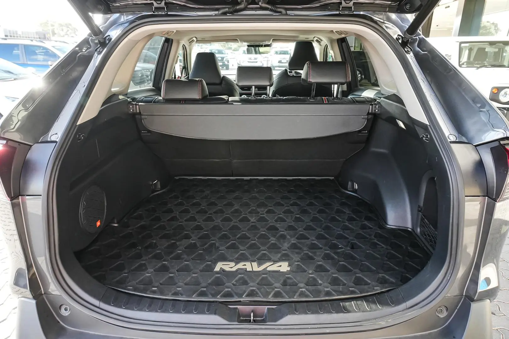 2022 Toyota RAV4 Gallery Image 13