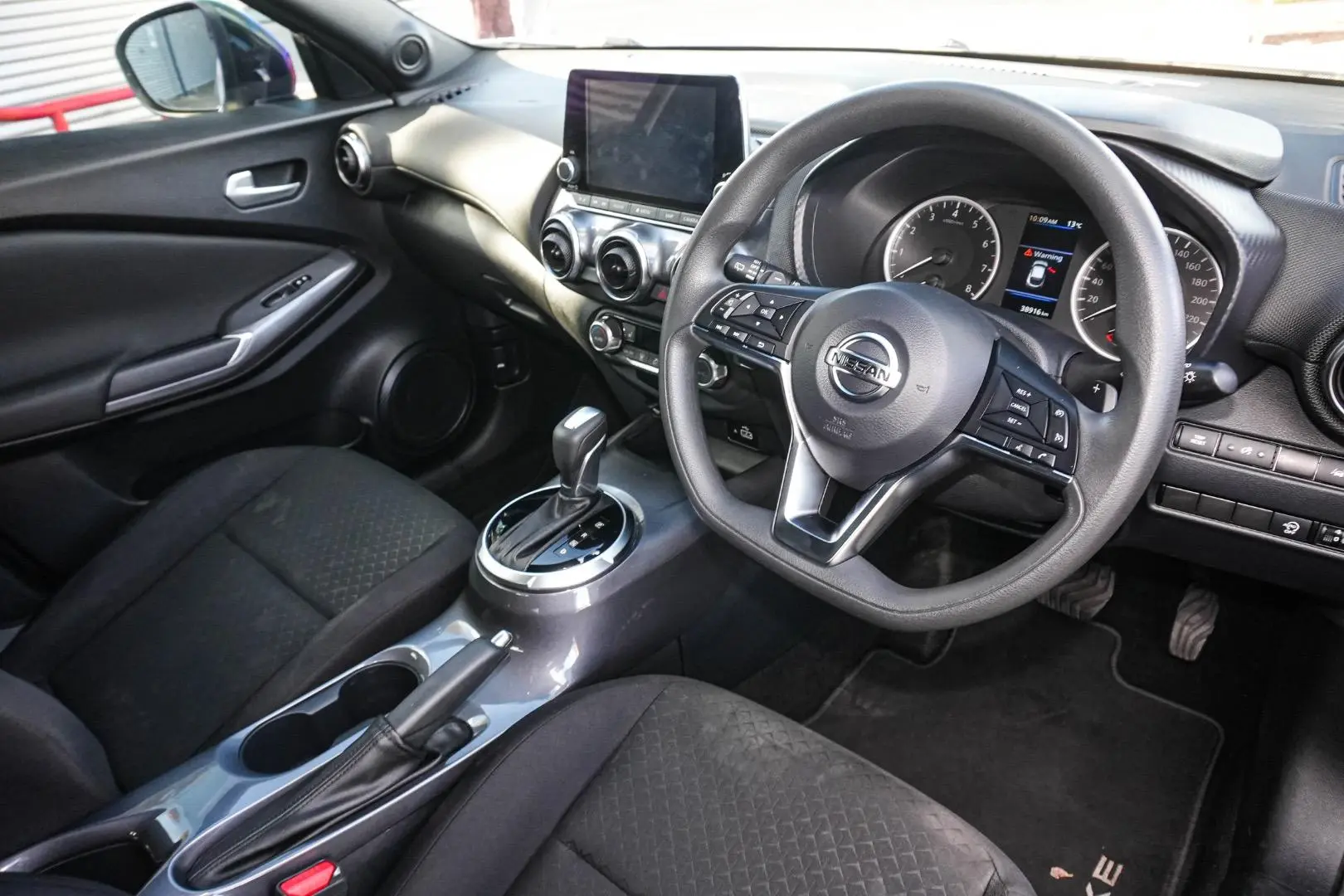 2021 Nissan JUKE Gallery Image 7