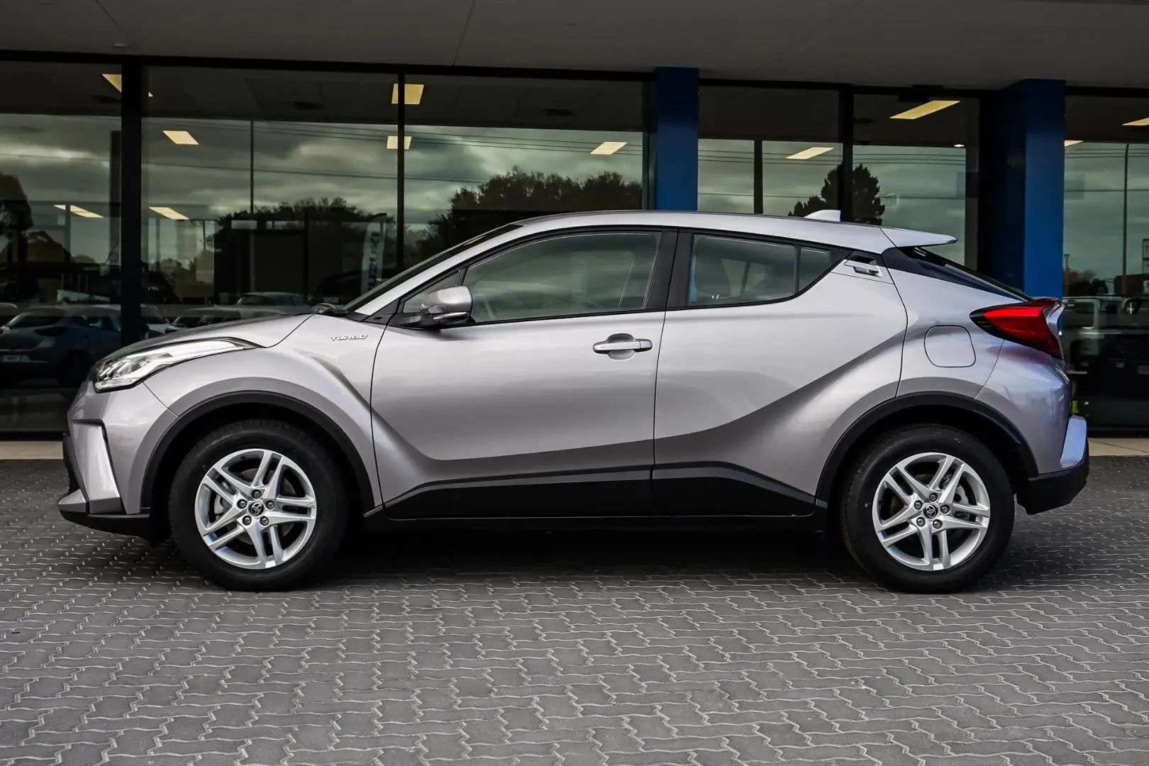 2021 Toyota C-HR Gallery Image 3