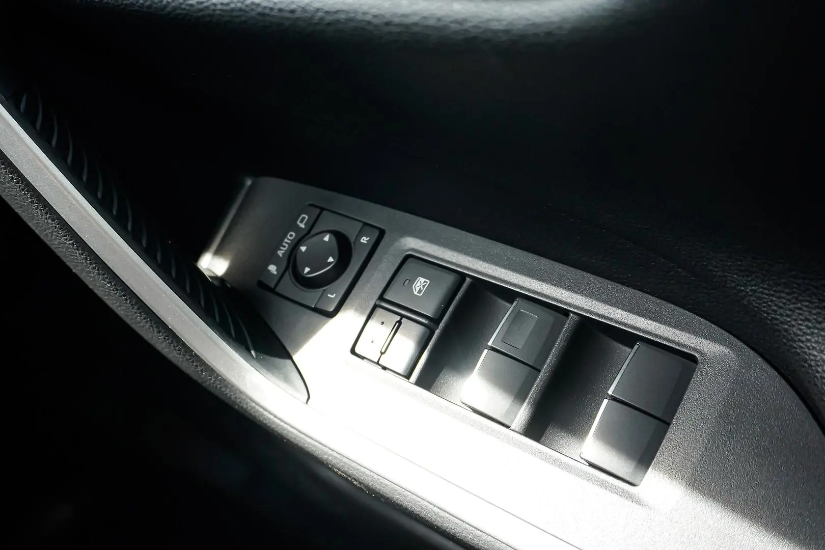 2021 Toyota RAV4 Gallery Image 21