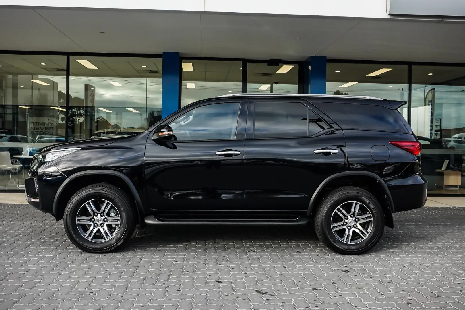 2021 Toyota Fortuner Gallery Image 3