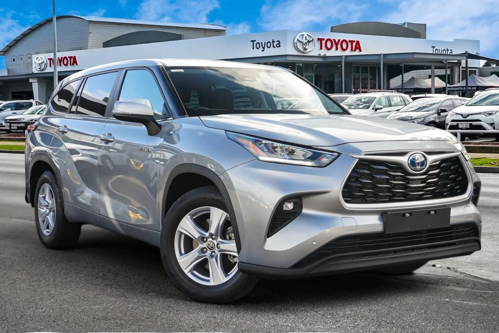 2024 Toyota Kluger Gallery Image 1