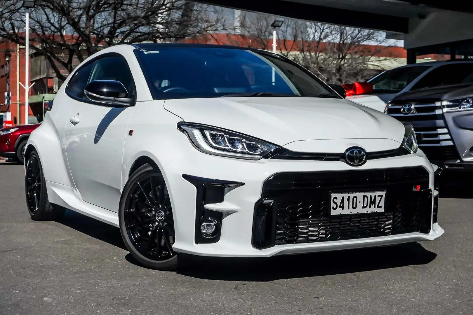 2020 Toyota Yaris Gallery Image 2