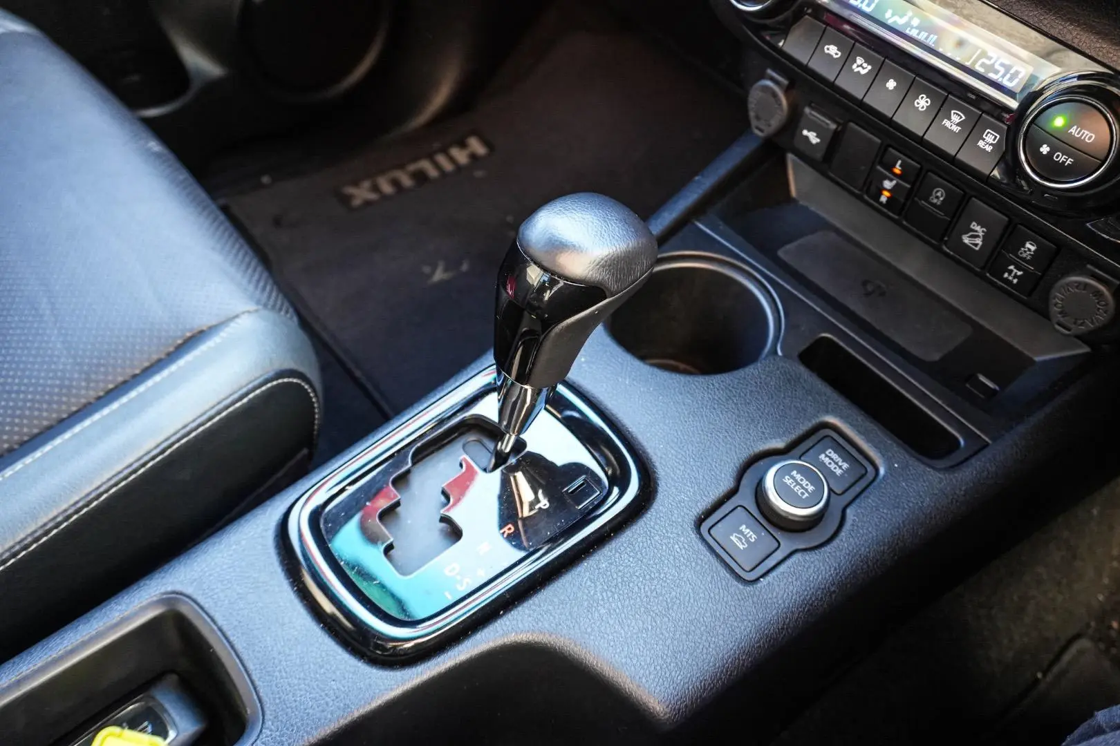 2024 Toyota Hilux Gallery Image 17