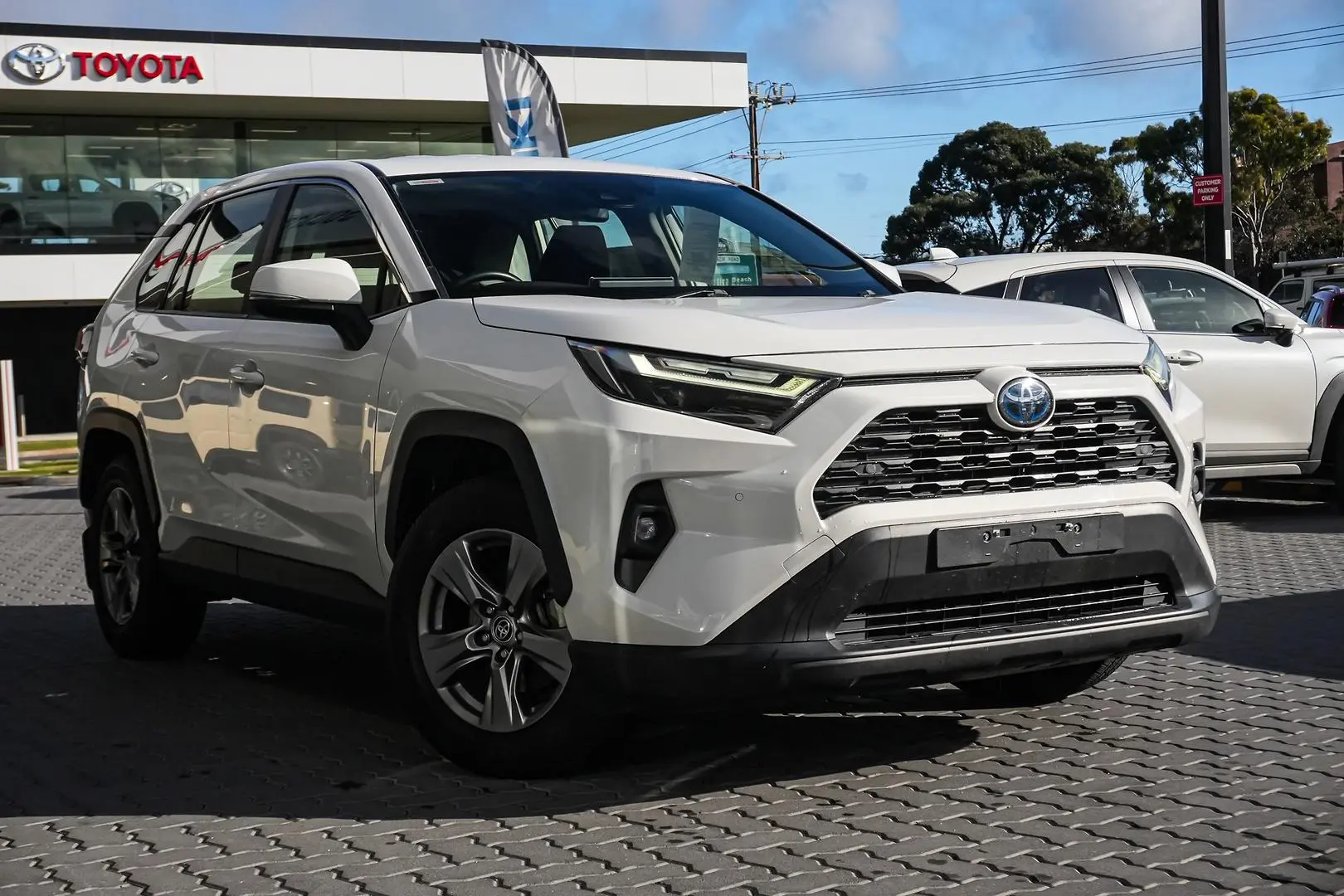 2022 Toyota RAV4 Gallery Image 2