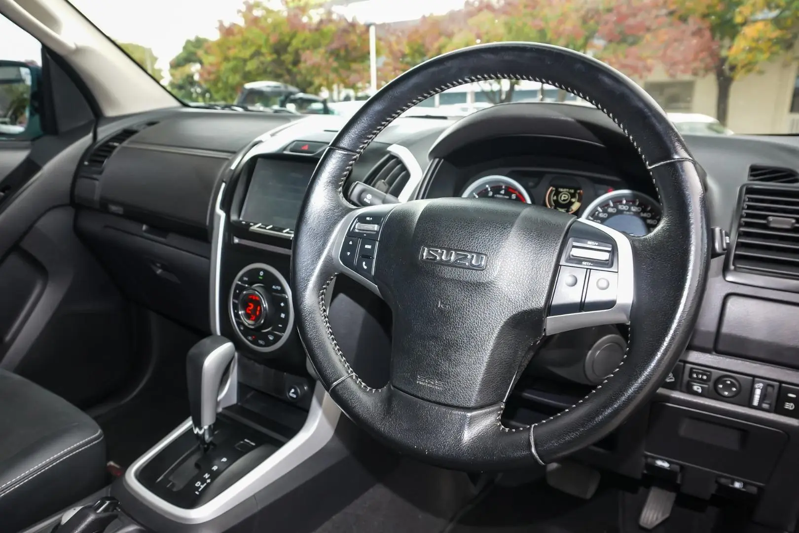 2018 Isuzu D-MAX Gallery Image 7