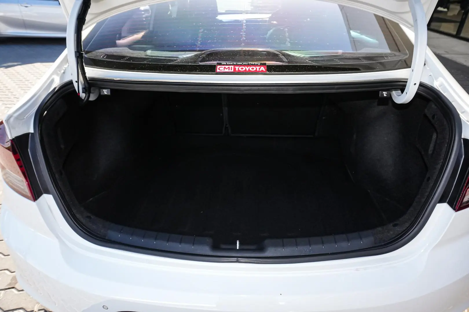 2019 Hyundai Elantra Gallery Image 14