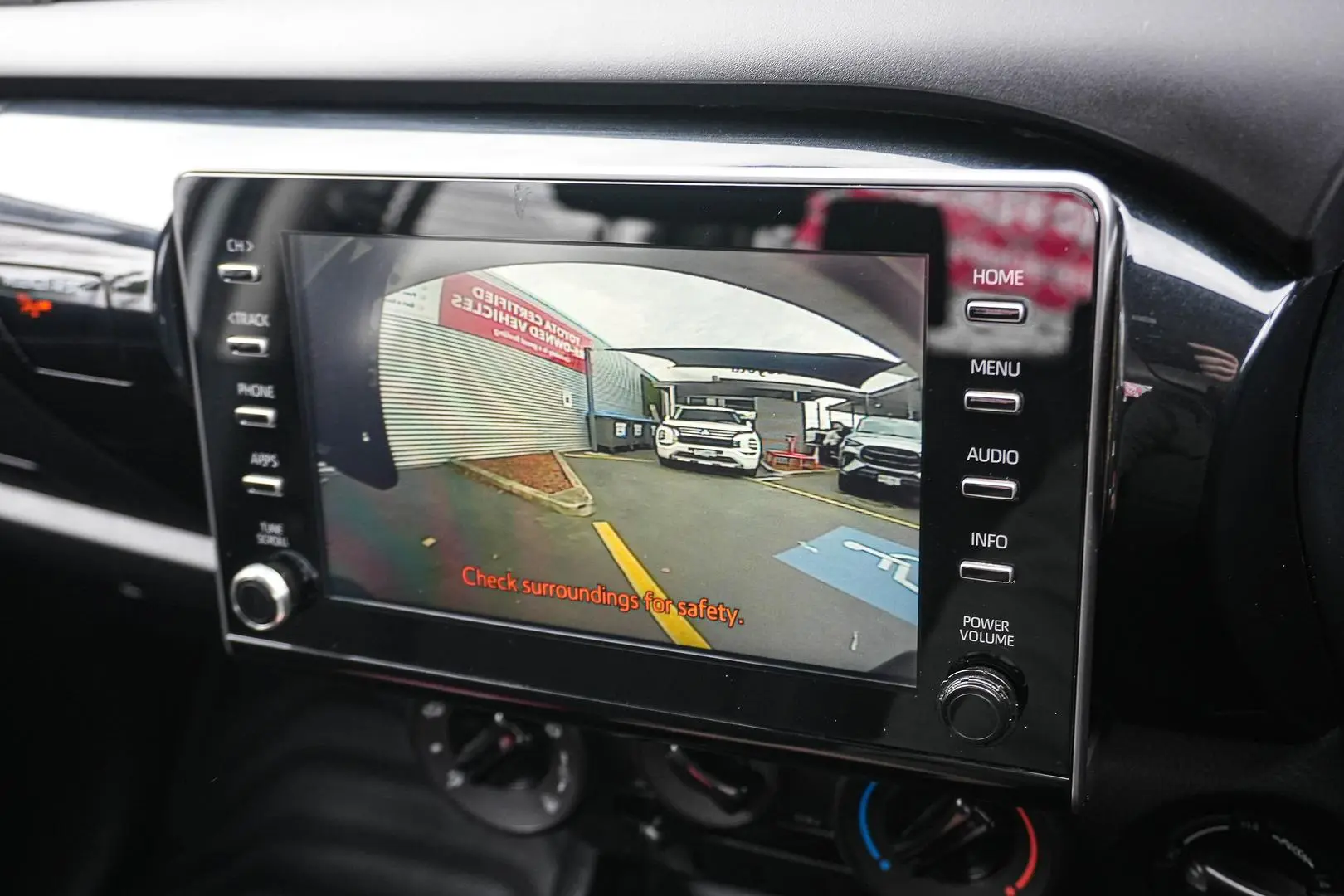 2022 Toyota Hilux Gallery Image 21