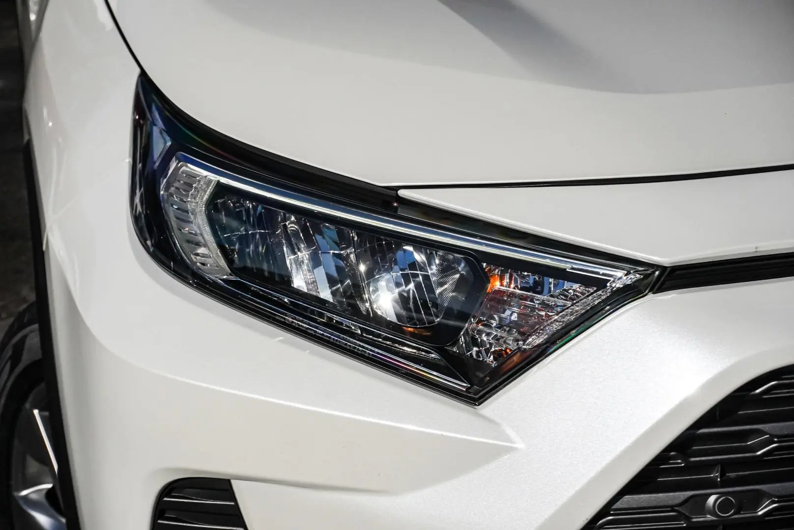 2020 Toyota RAV4 Gallery Image 11