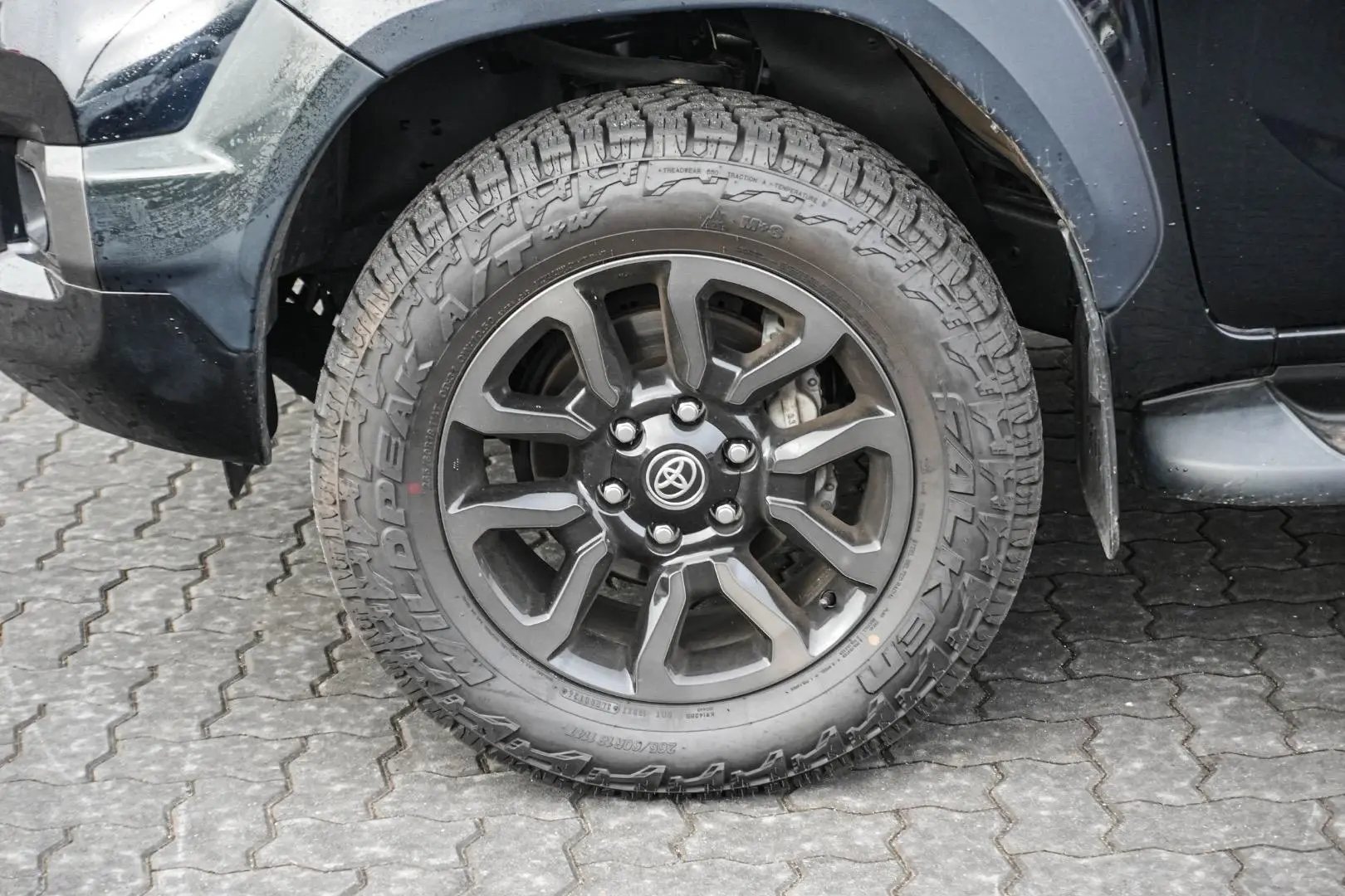 2022 Toyota Hilux Gallery Image 11