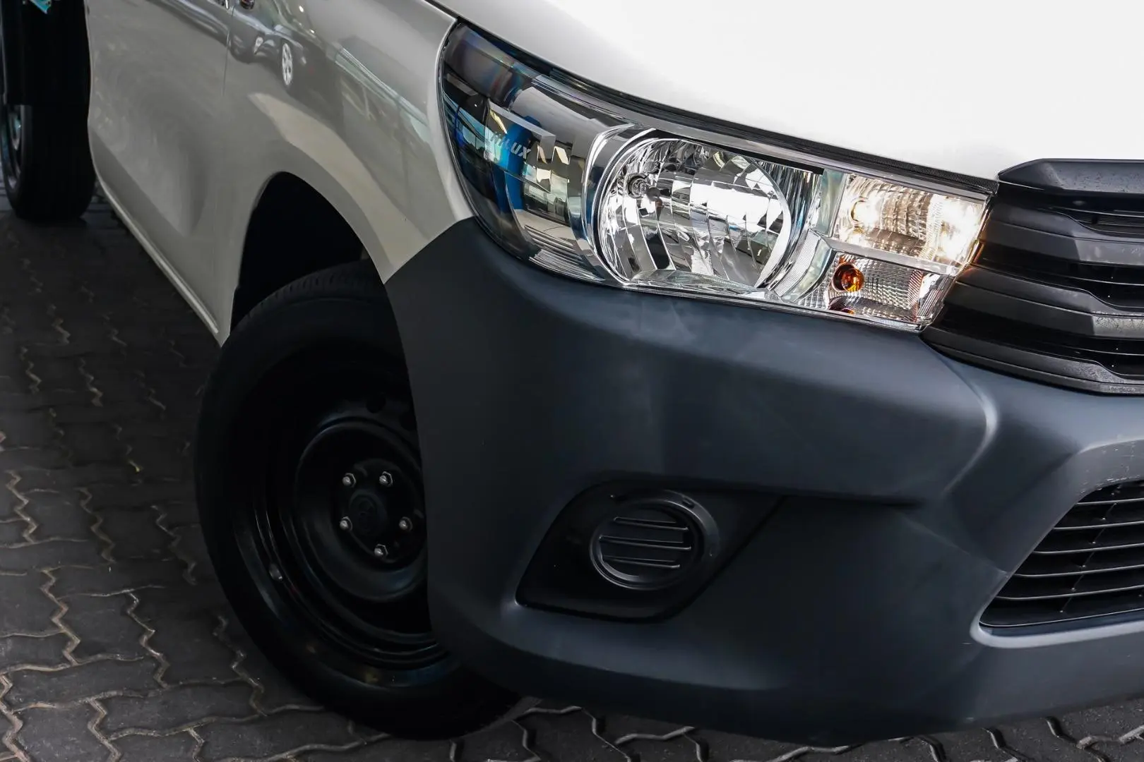 2020 Toyota Hilux Gallery Image 8