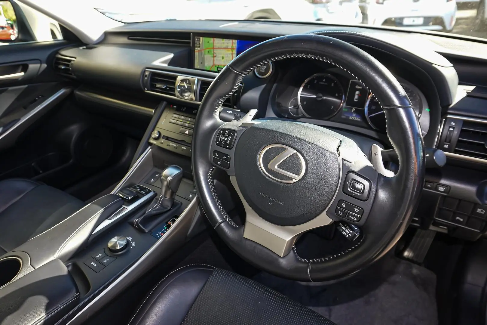 2018 Lexus IS Gallery Image 6