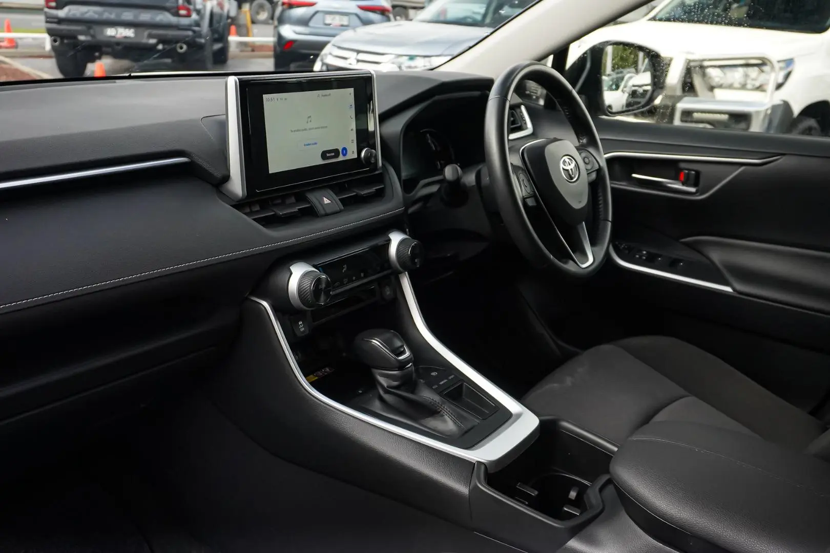 2024 Toyota RAV4 Gallery Image 11