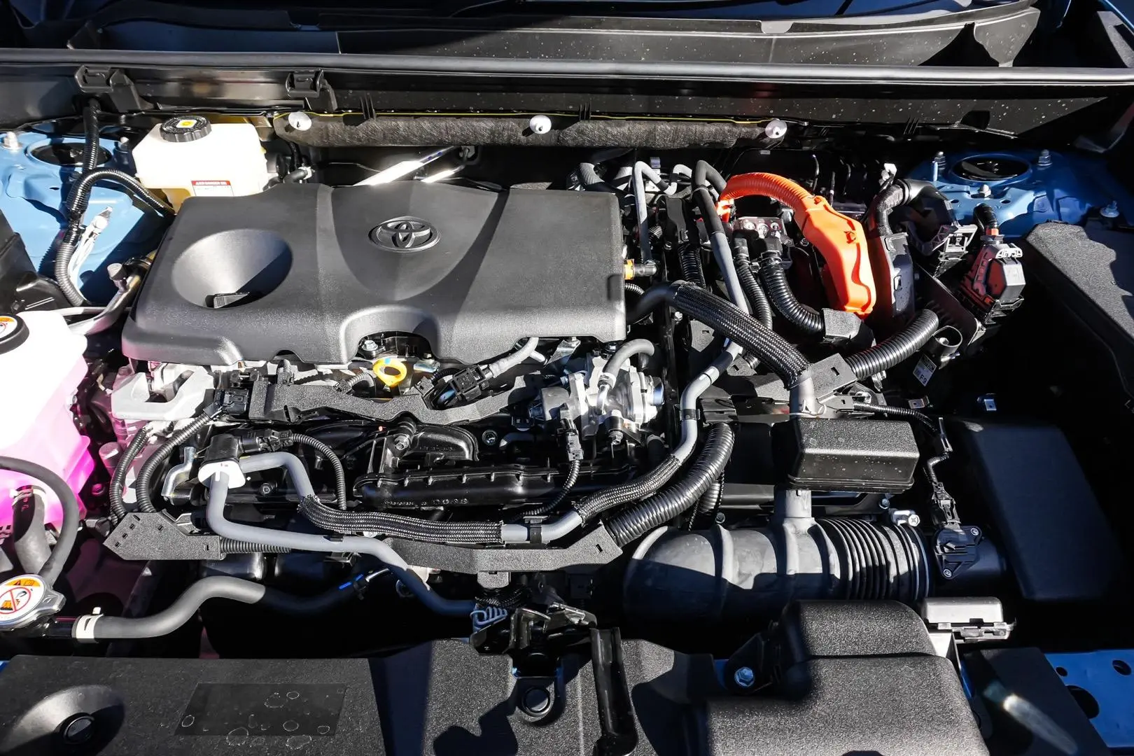 2025 Toyota RAV4 Gallery Image 24