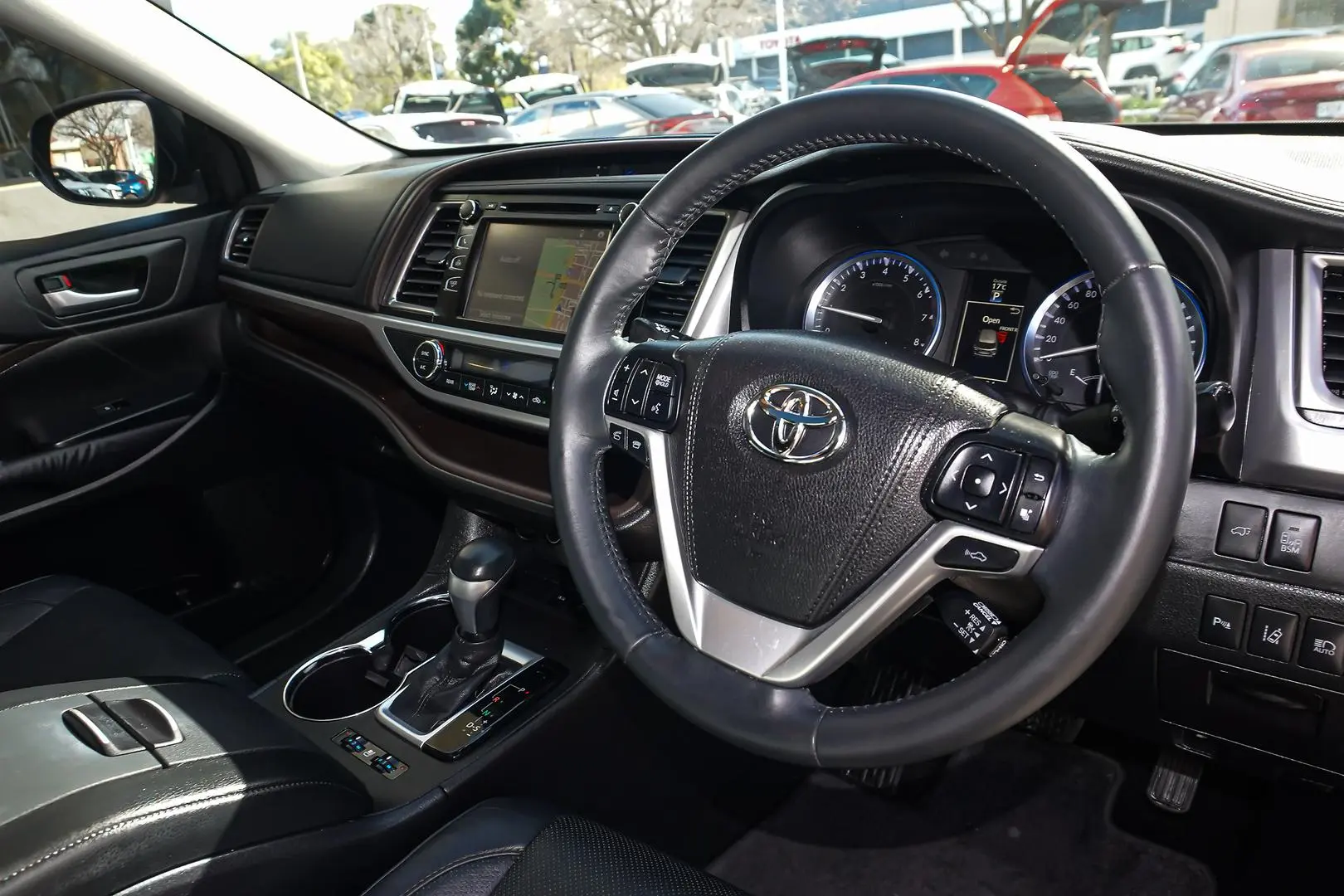2016 Toyota Kluger Gallery Image 5