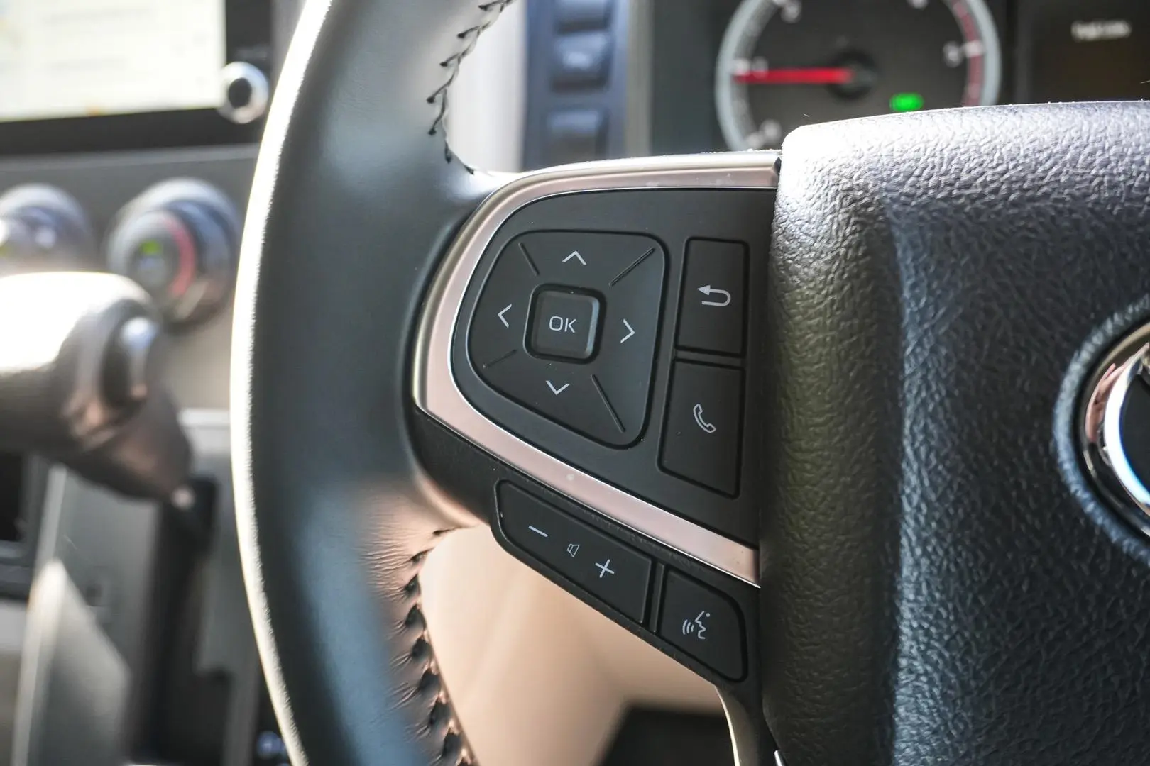 2025 Toyota Hiace Gallery Image 19