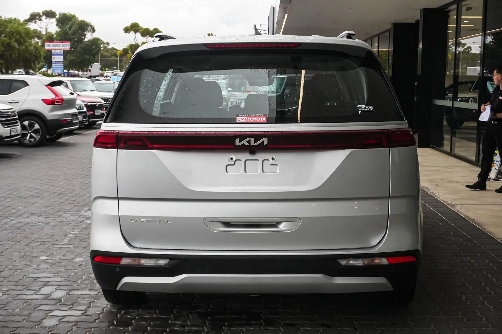 2022 Kia Carnival Gallery Image 6