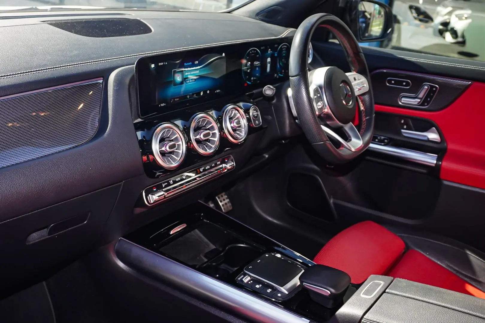 2020 Mercedes-Benz GLA-Class Gallery Image 9