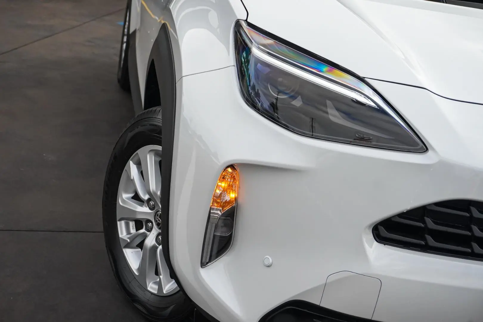 2024 Toyota Yaris Cross Gallery Image 4