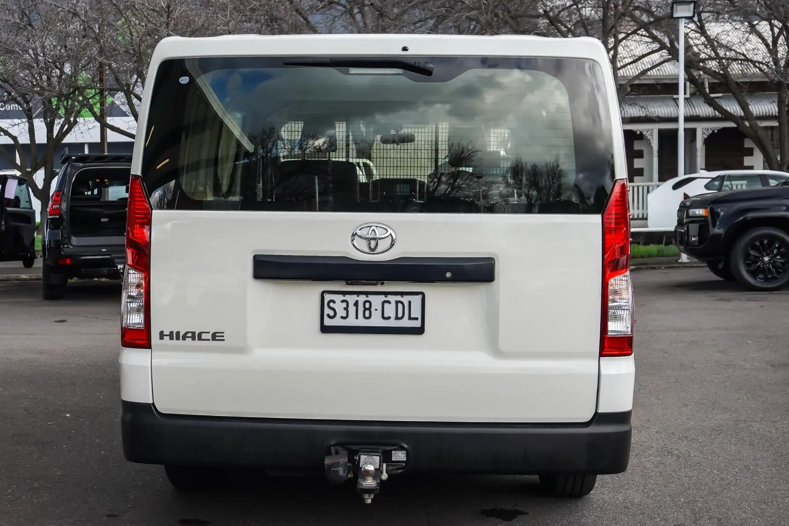2019 Toyota Hiace Gallery Image 5