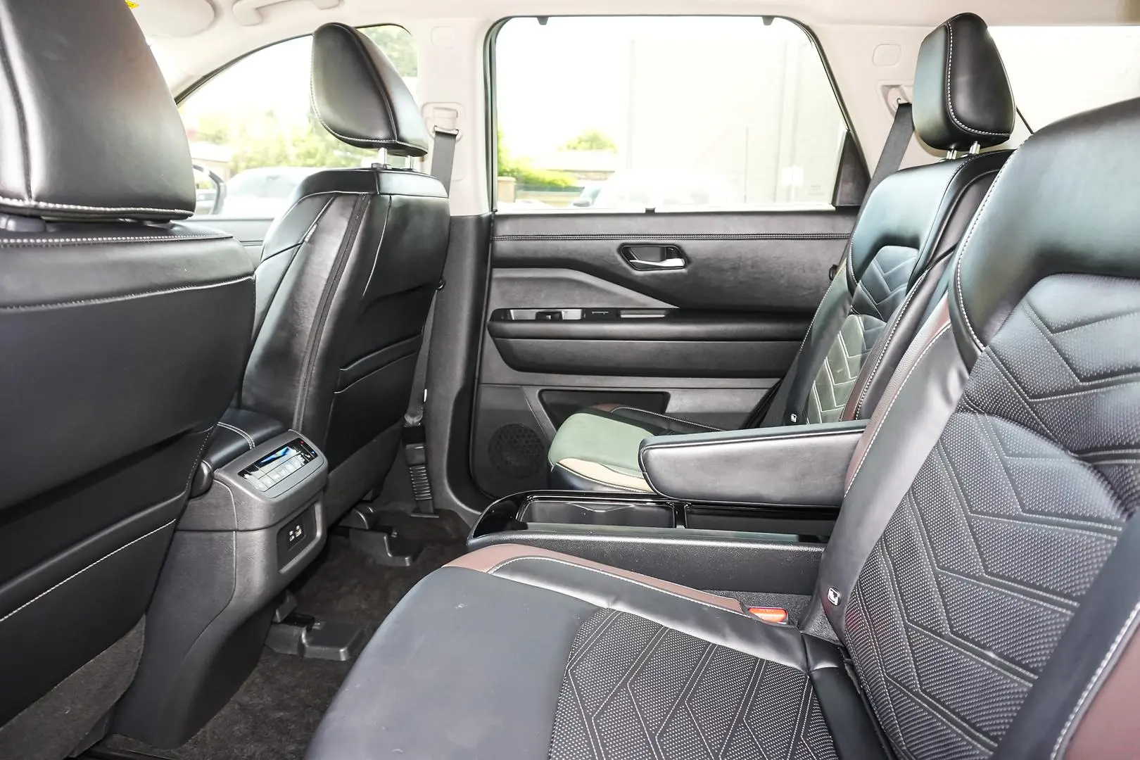 2023 Nissan Pathfinder Gallery Image 11