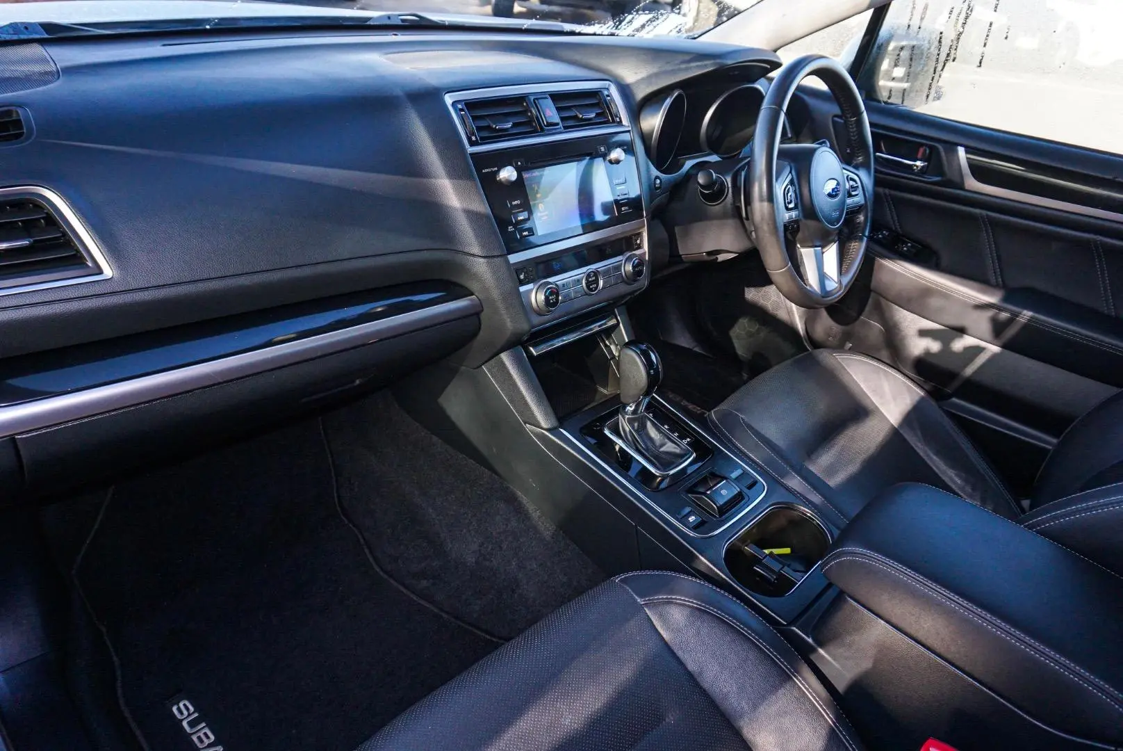 2017 Subaru Liberty Gallery Image 10