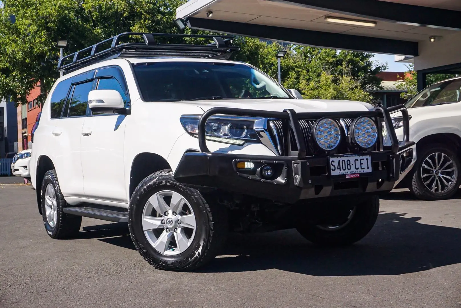 2019 Toyota Landcruiser Prado Gallery Image 2