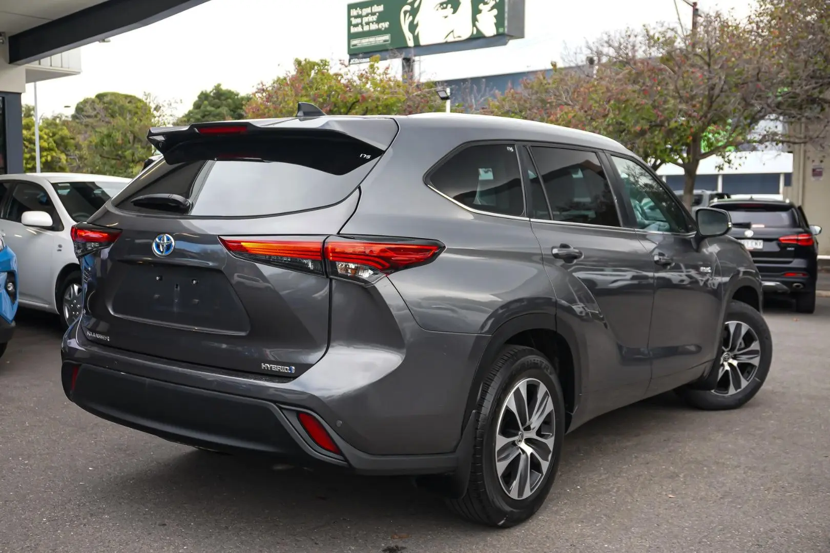 2023 Toyota Kluger Gallery Image 3