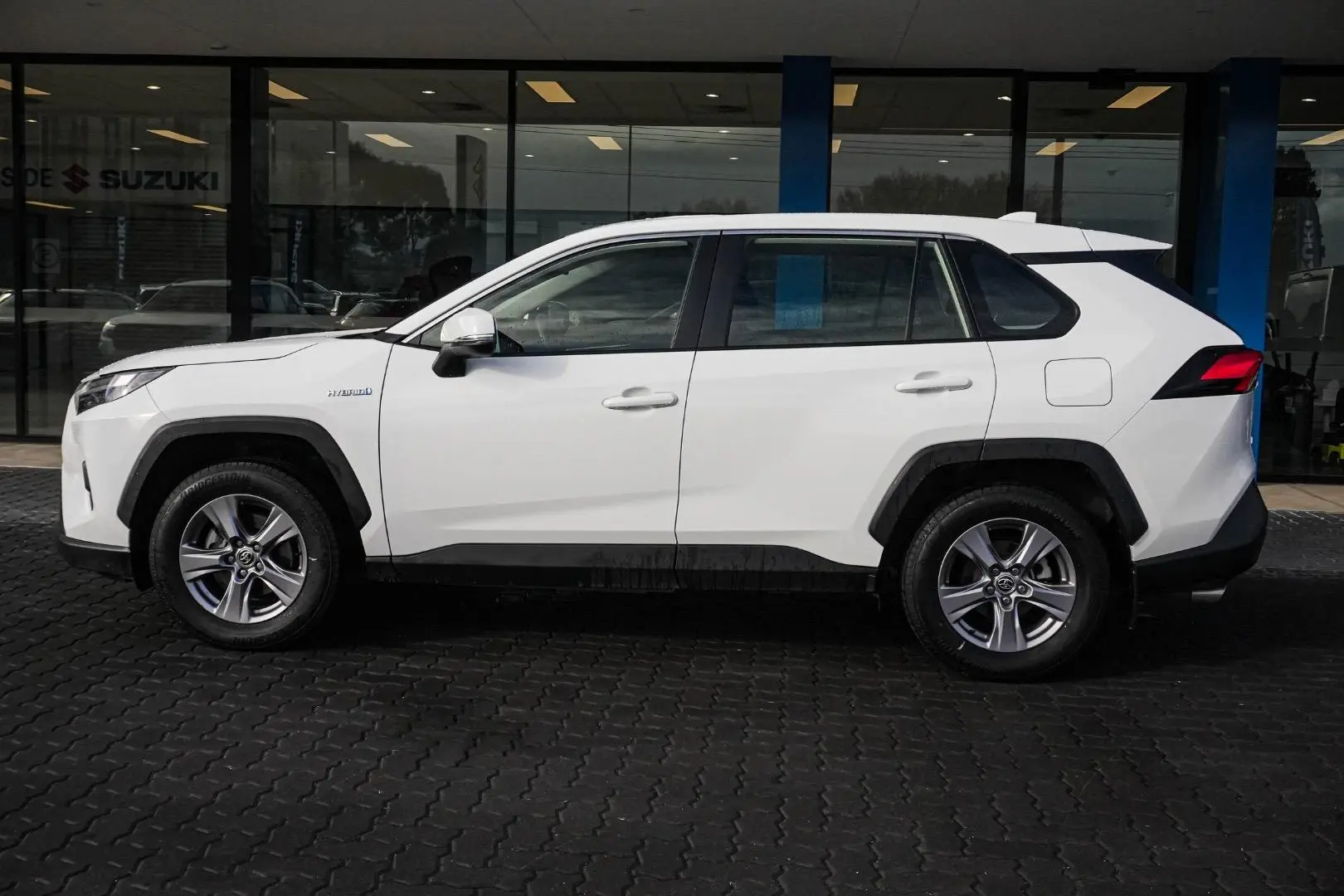 2024 Toyota RAV4 Gallery Image 4