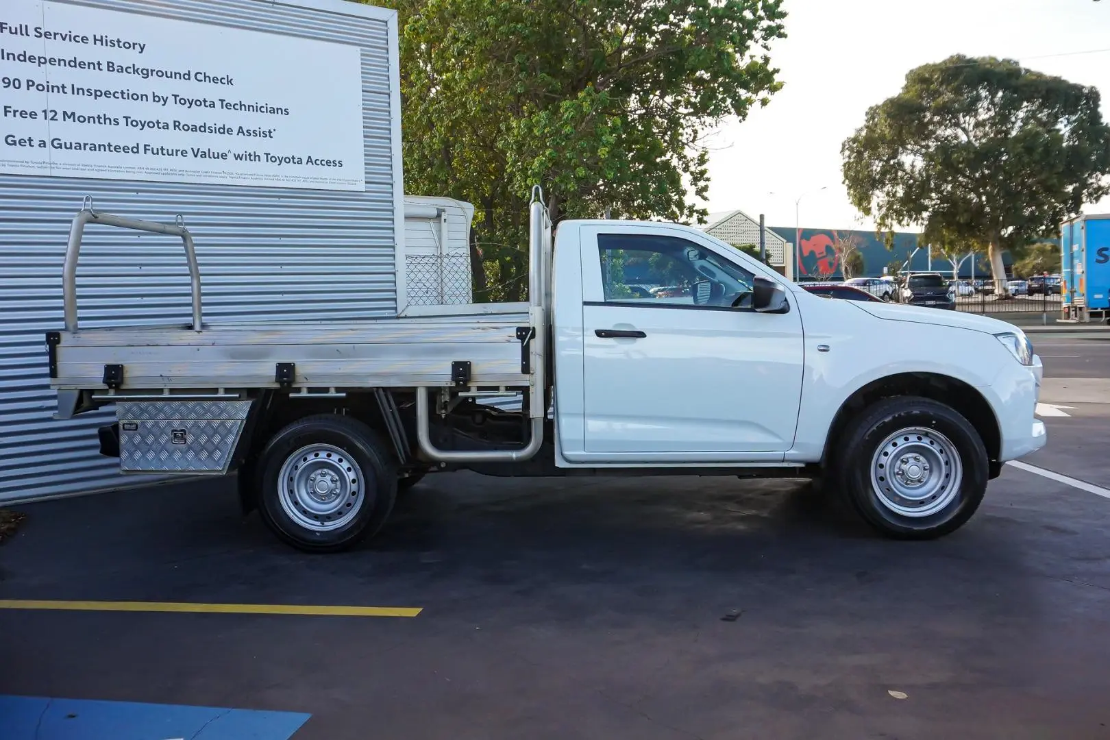 2021 Isuzu D-MAX Gallery Image 3