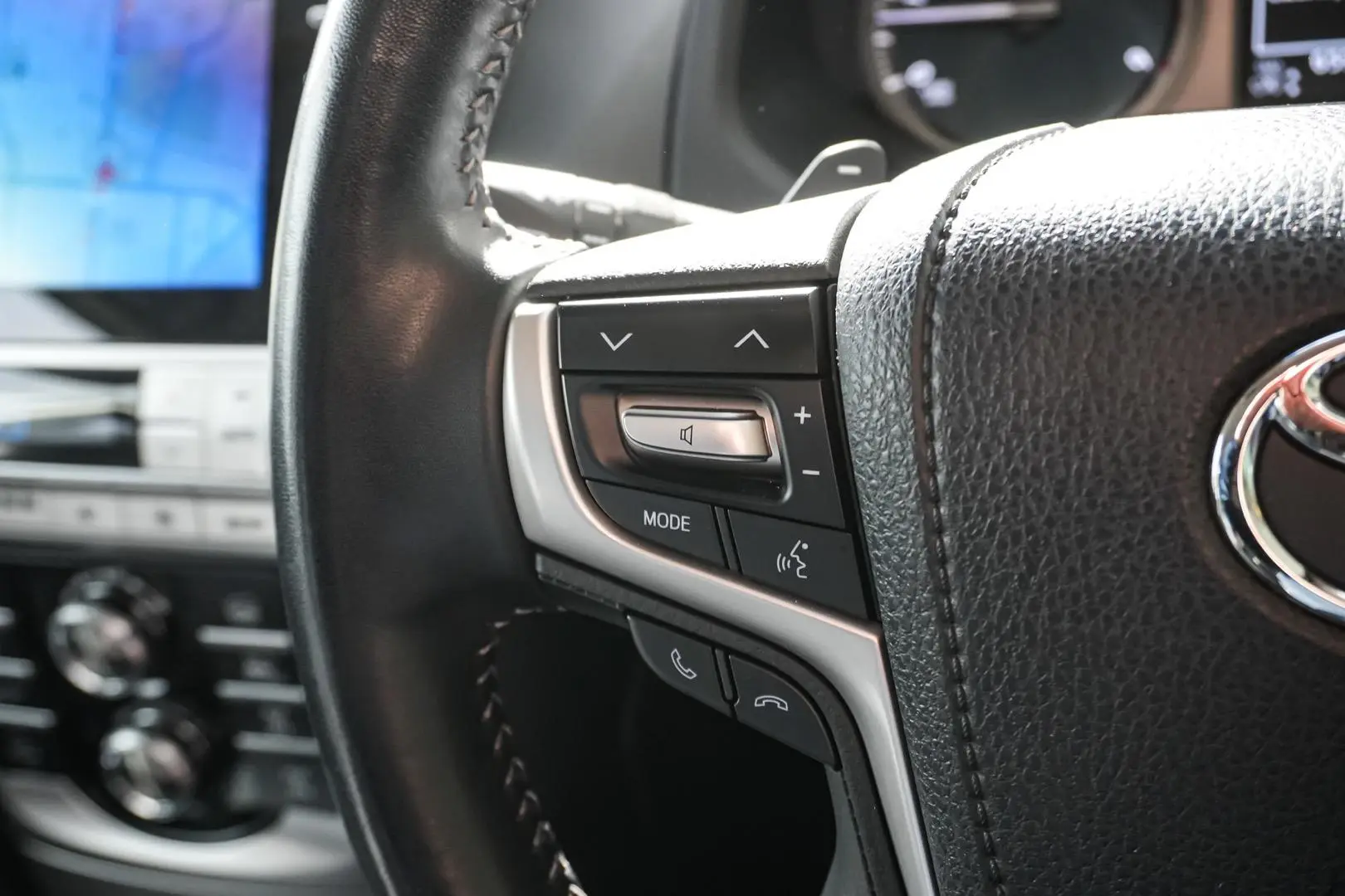 2020 Toyota Landcruiser Prado Gallery Image 22