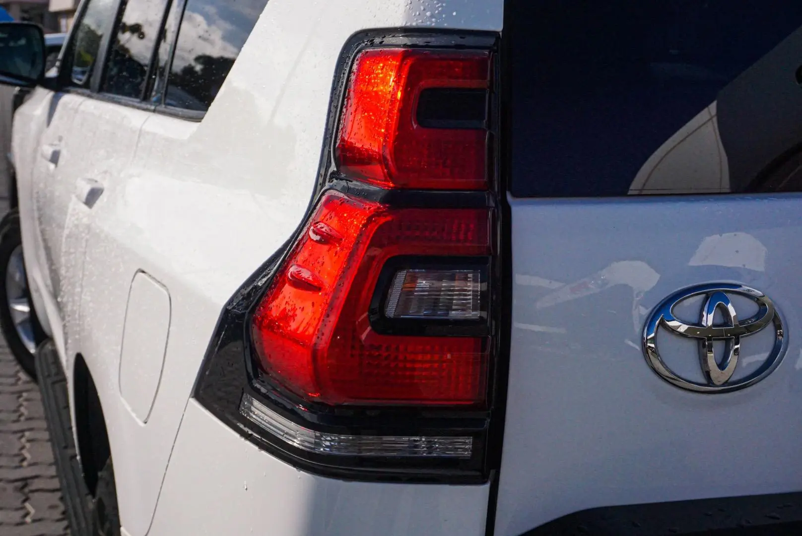 2021 Toyota Landcruiser Prado Gallery Image 14