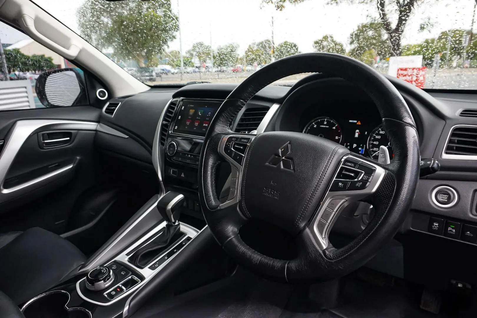 2018 Mitsubishi Pajero Sport Gallery Image 7