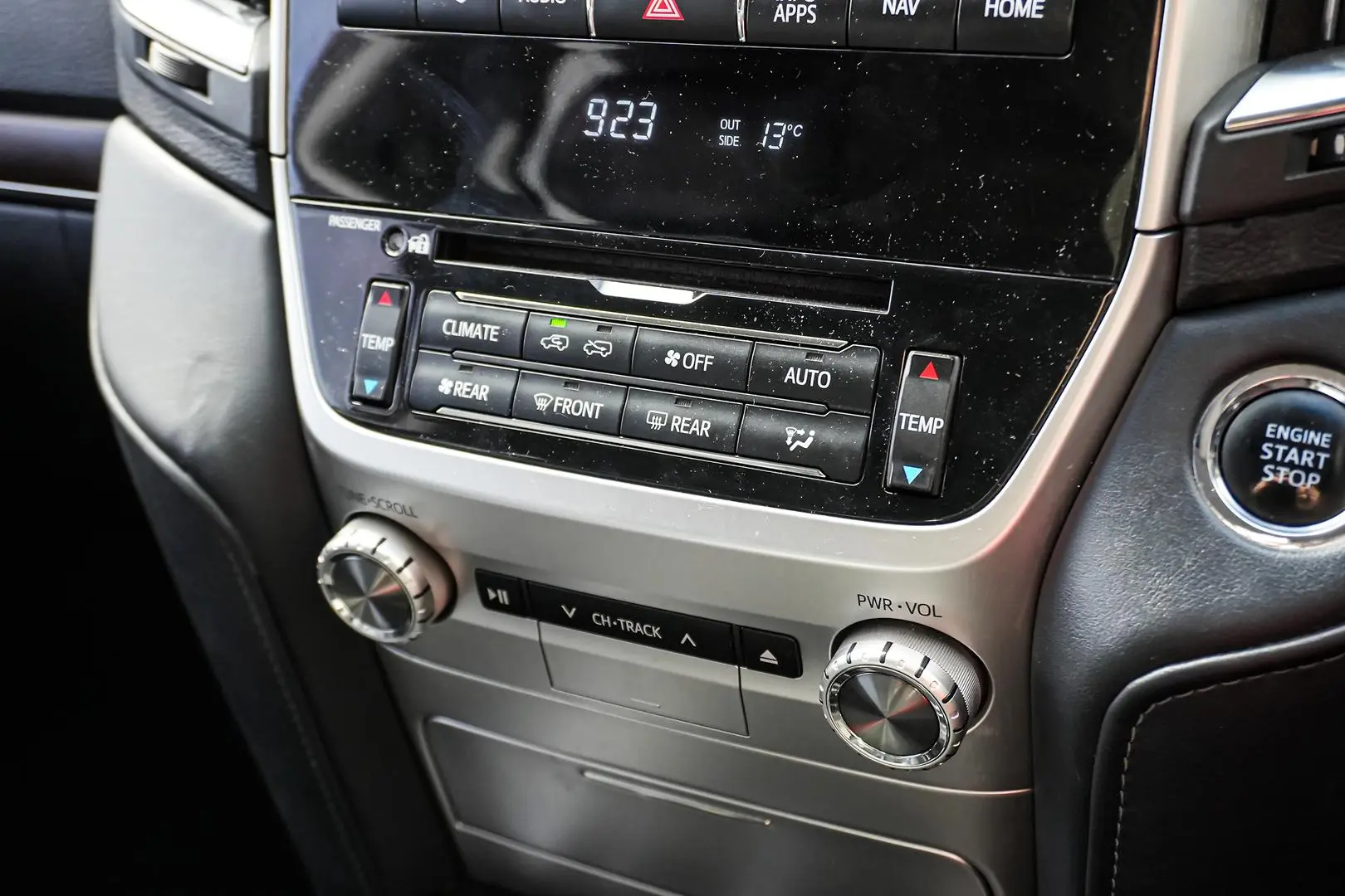 2017 Toyota Landcruiser Gallery Image 23
