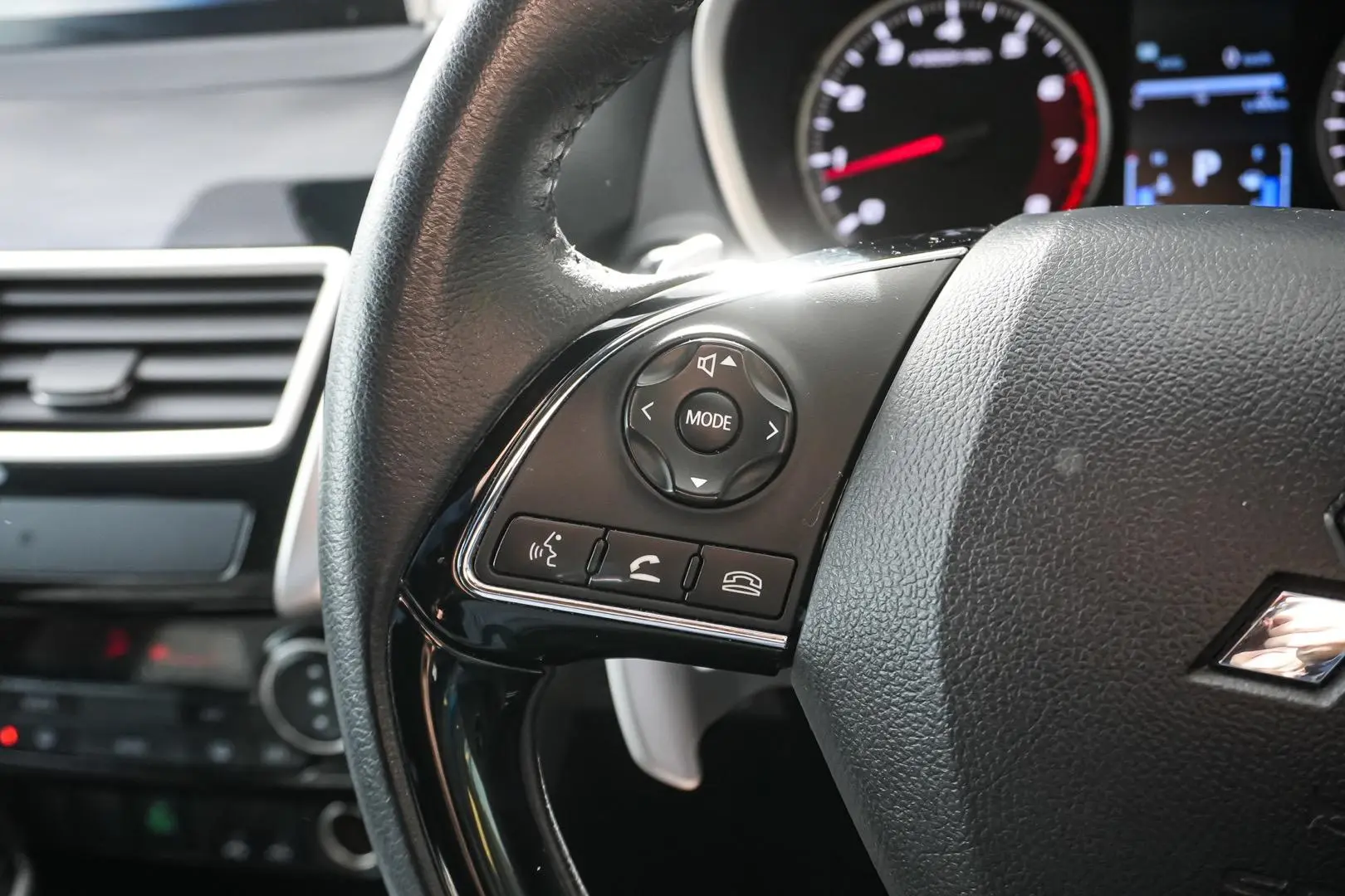 2020 Mitsubishi Eclipse Cross Gallery Image 18