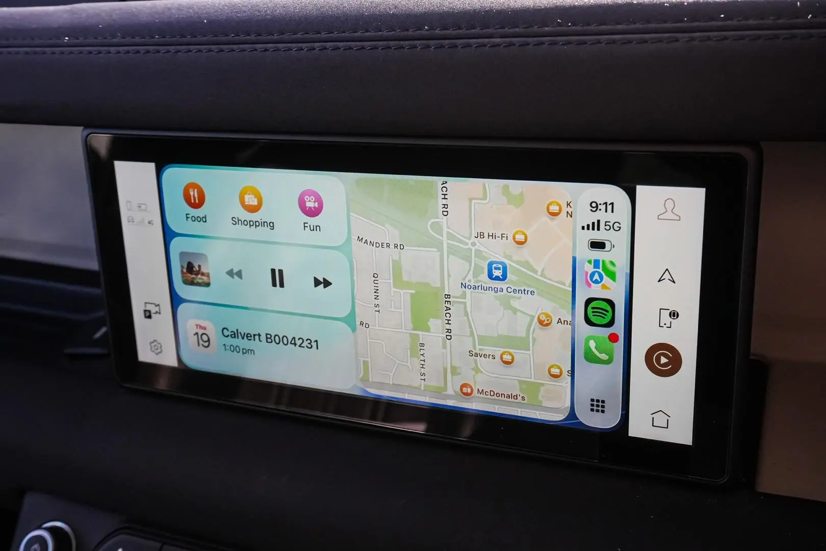 2021 Land Rover Defender Gallery Image 22