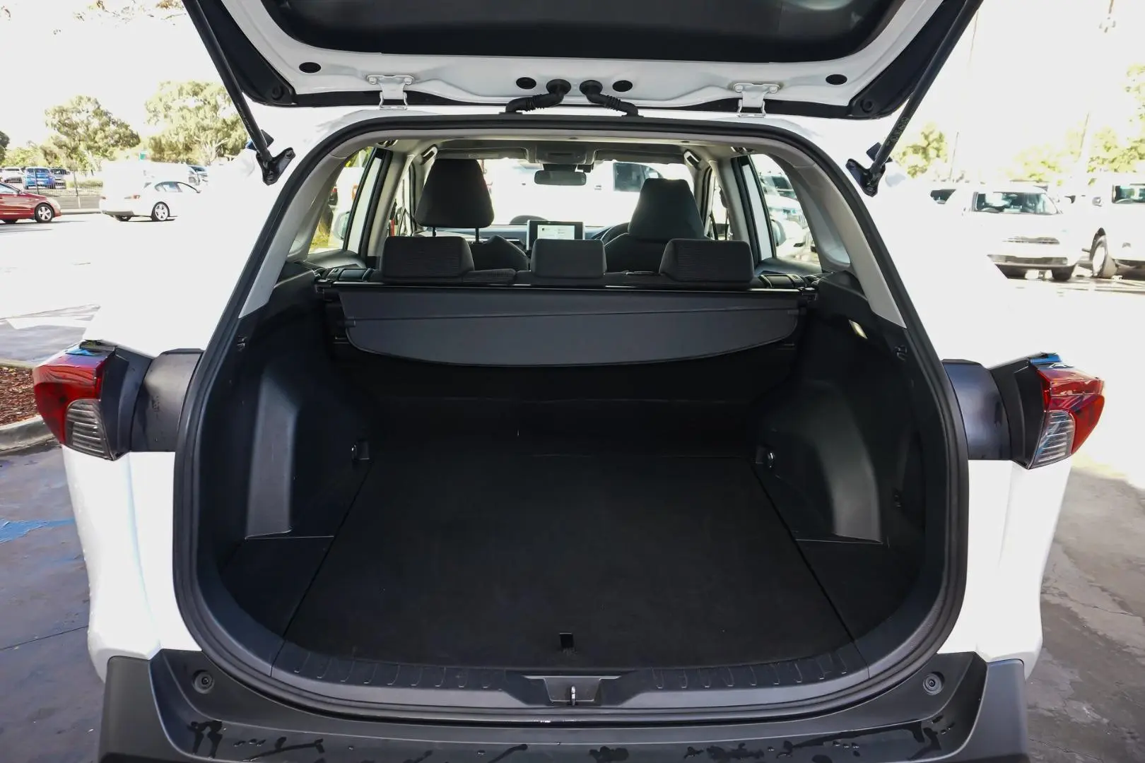 2024 Toyota RAV4 Gallery Image 10