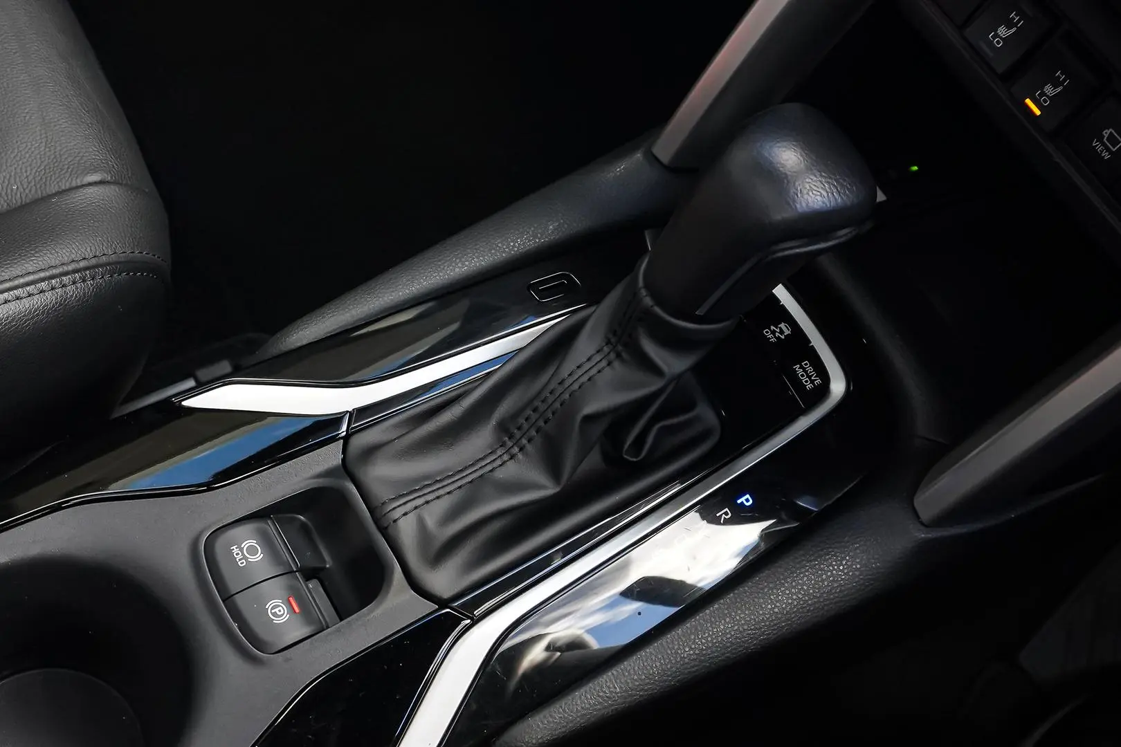 2025 Toyota Corolla Cross Gallery Image 19