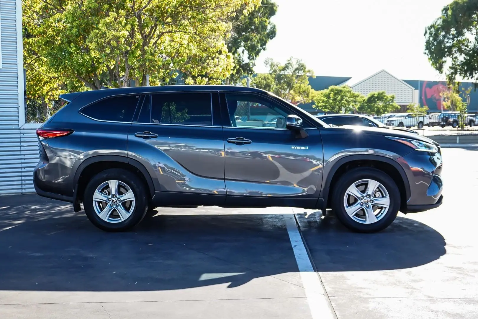 2021 Toyota Kluger Gallery Image 3