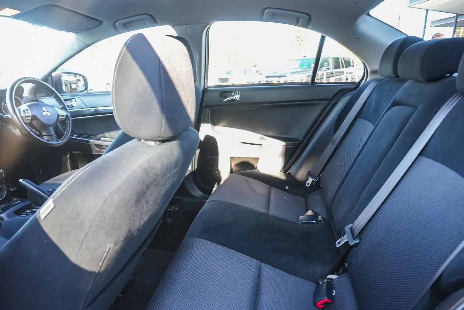 2017 Mitsubishi Lancer Gallery Image 8
