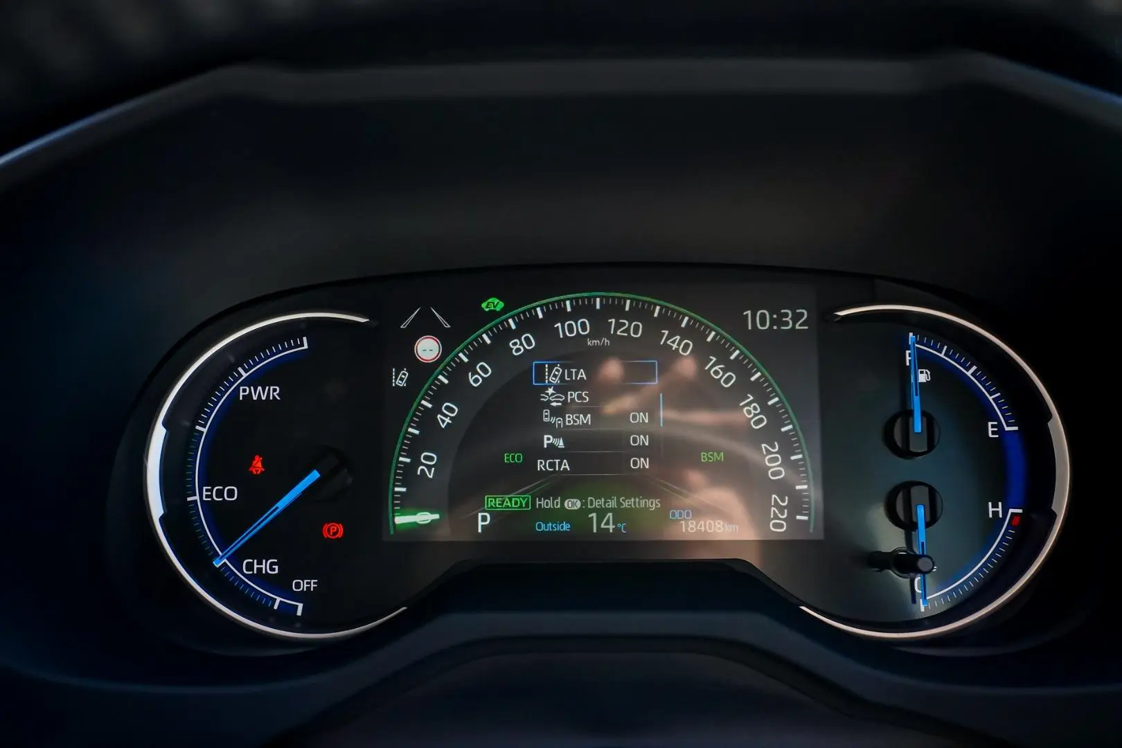 2025 Toyota RAV4 Gallery Image 17