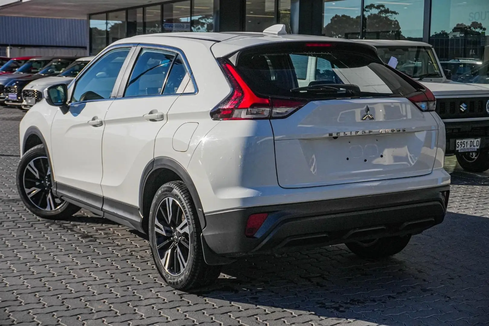 2022 Mitsubishi Eclipse Cross Gallery Image 3