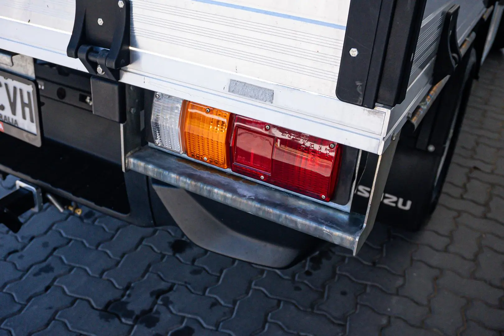 2023 Isuzu D-MAX Gallery Image 10