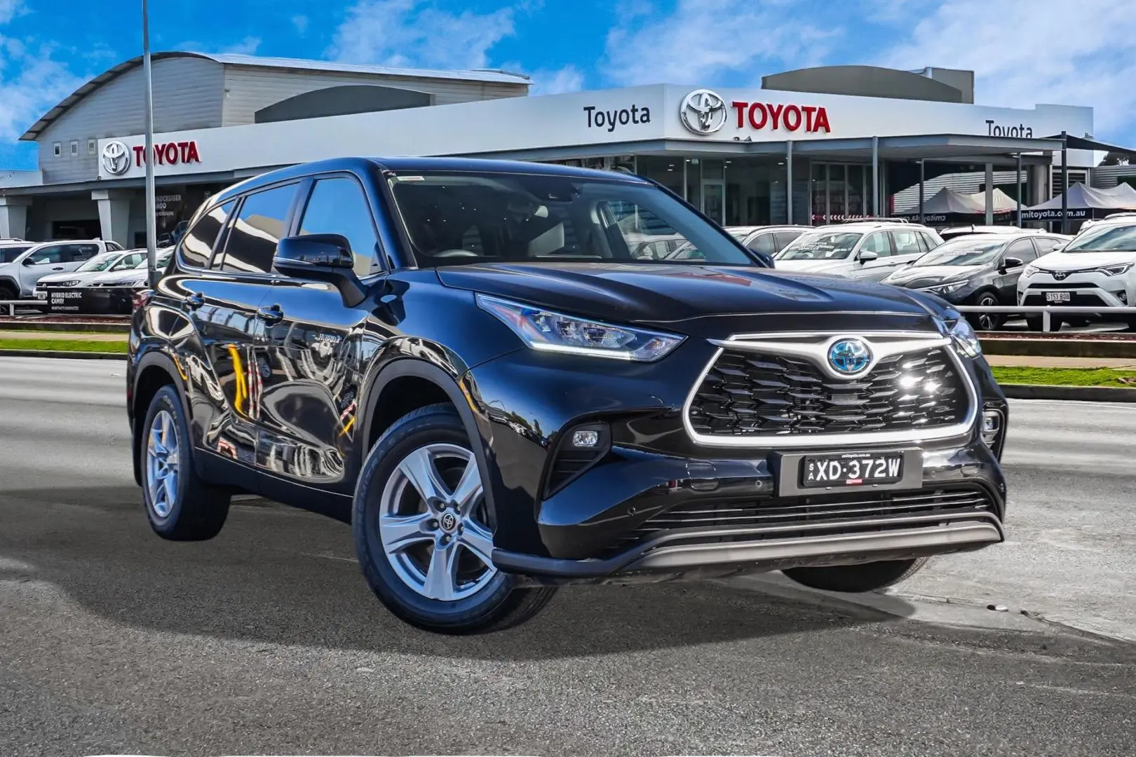 2023 Toyota Kluger Gallery Image 1